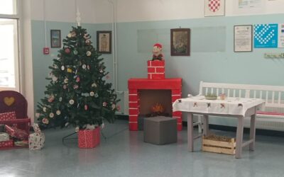 Božićni ugođaj u našoj školi